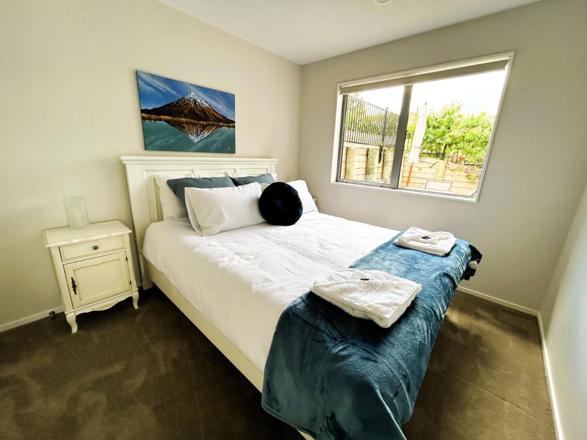 Cross Roads Apartment Pokeno ภายนอก รูปภาพ